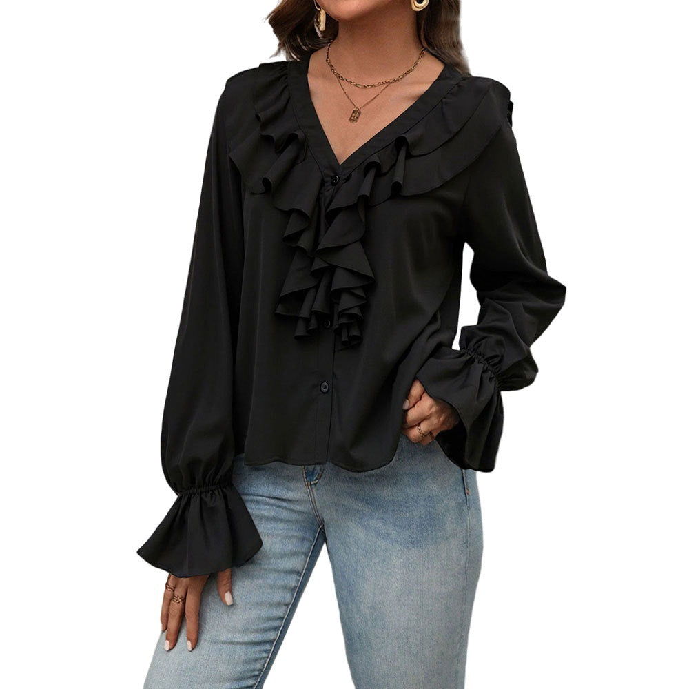 Damblus med eleganta volangdetaljer och chic V-hals Mirla-Eva Jonsson