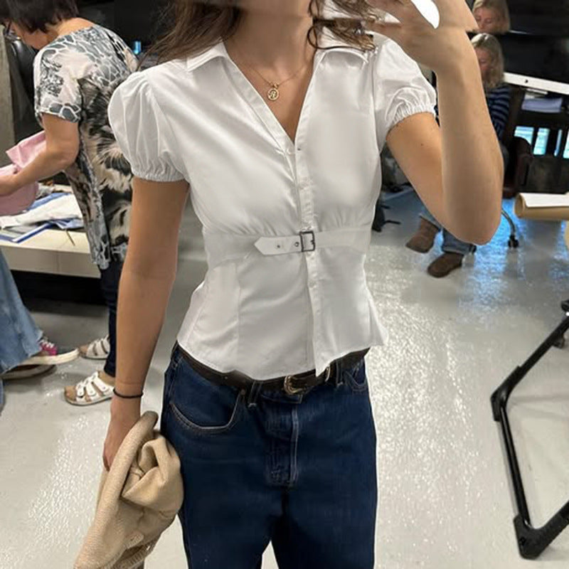 Damblus med figursydd skärning och elegant bältesdetalj Mirla-Eva Jonsson