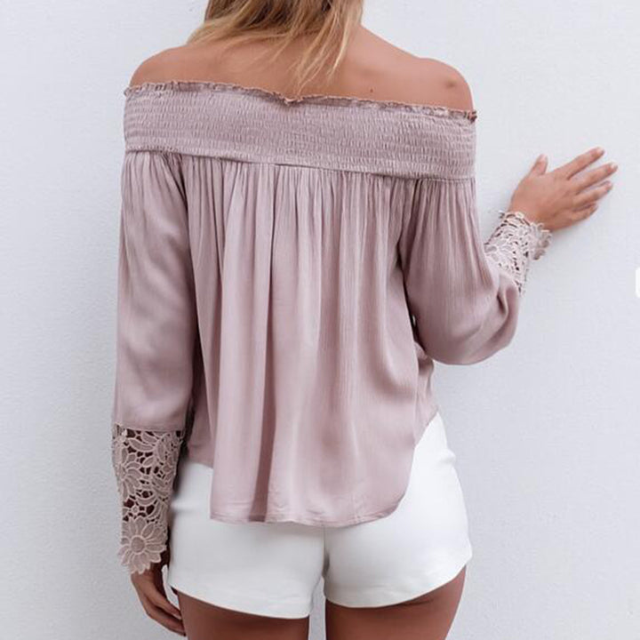 Damblus med off-shoulder-design och blommiga spetsärmar Mirla-Eva Jonsson