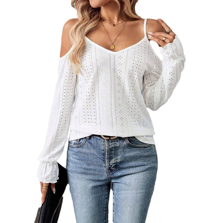 Damblus med off-shoulder detaljdesign och delikata volangdetaljer Mirla-Eva Jonsson