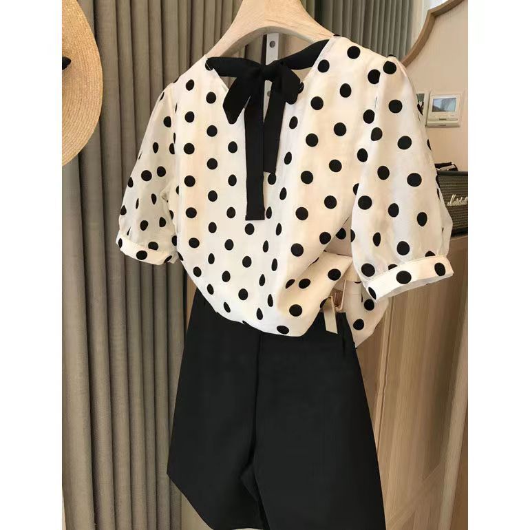 Damblus med puffärmar och rosett-detalj Mirla-Eva Jonsson