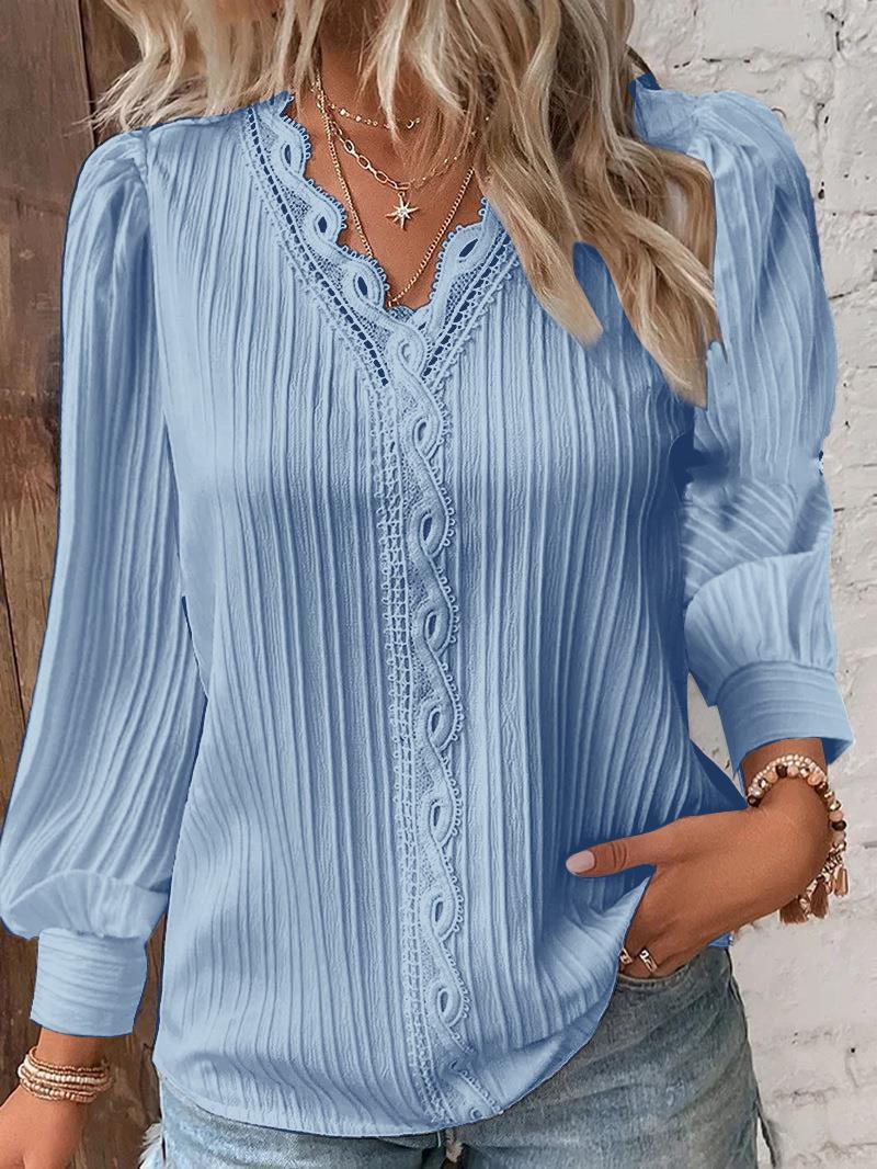 Damblus med strukturerad design och romantiska spetsdetaljer Eva Jonsson-Eva Jonsson