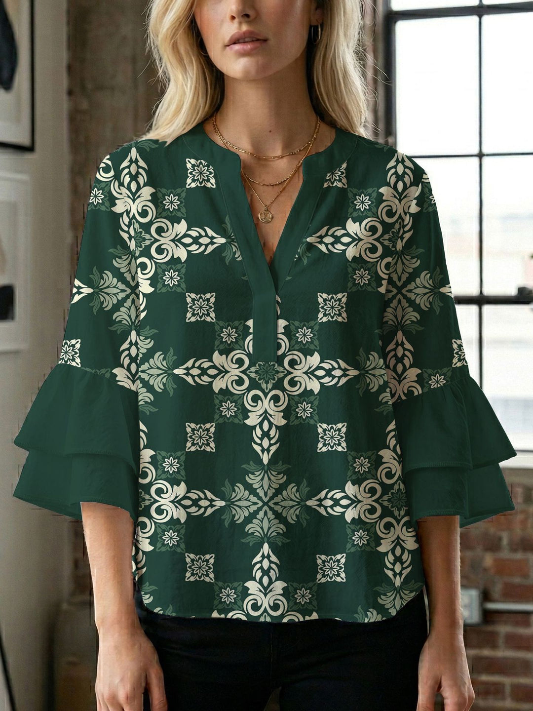 Damblus med underbart blommönster Mirla-Eva Jonsson