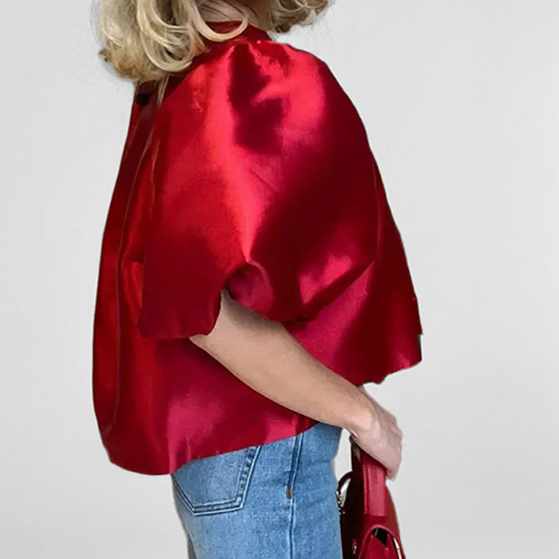 Damblus med voluminösa puffärmar och modern design Mirla-Eva Jonsson