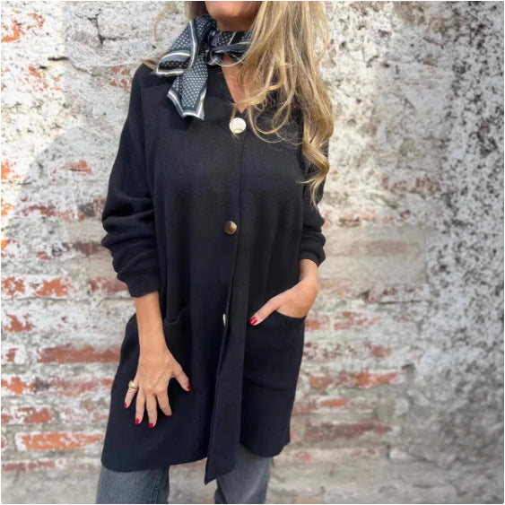 Damd cardigan med praktiska fickor och elegant knappdetalj Mirla-Eva Jonsson
