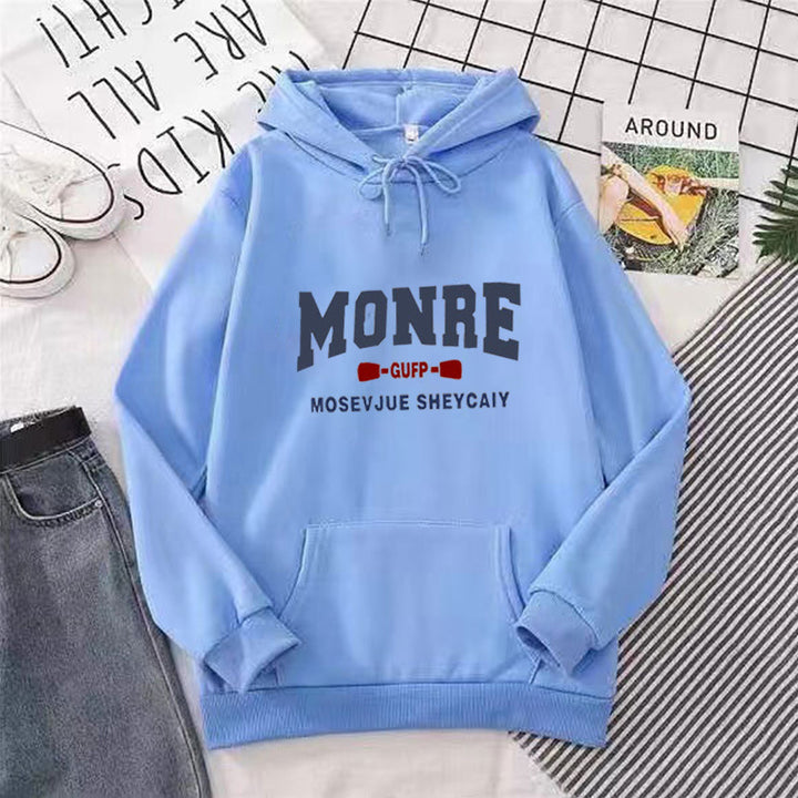 Damd hoodie med stiliga bokstäver Mirla-Eva Jonsson