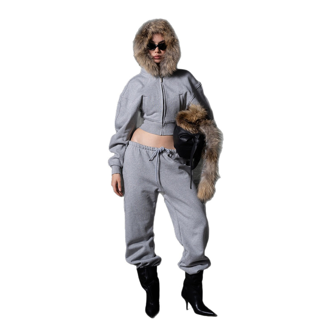 Damdens mode sweat-outfit med huva och konstpälsdetaljer Mirla-Eva Jonsson
