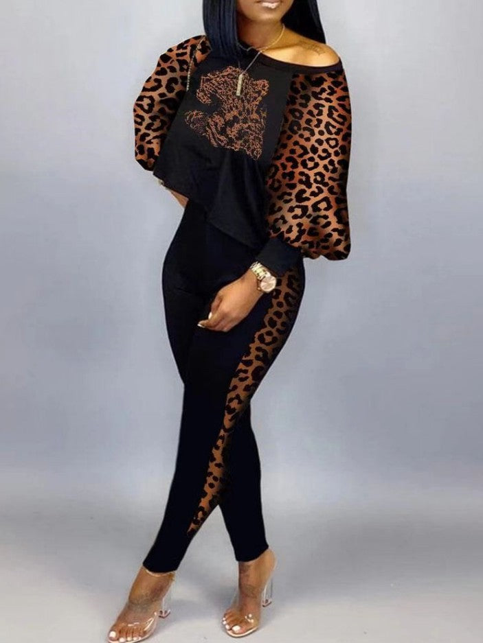Dame Athleisure-set med Moderiktiga leopardärmar och Slim Fit Mirla-Eva Jonsson