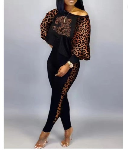 Dame Athleisure-set med Moderiktiga leopardärmar och Slim Fit Mirla-Eva Jonsson
