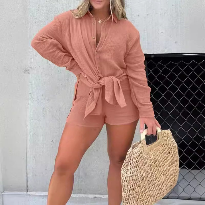 Dame Avslappnad Krepp-Blus och Shorts-Set med Justerbart Bälte Mirla-Eva Jonsson