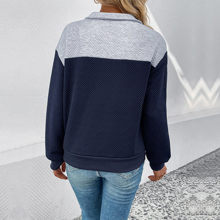 Dame Avslappnad Sweatshirt med Strukturerad Design och Knappdetaljer Mirla-Eva Jonsson