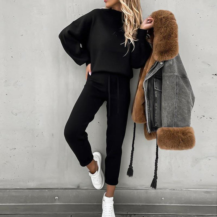 Dame Avslappnad och elegant tröjset med hög krage Mirla-Eva Jonsson