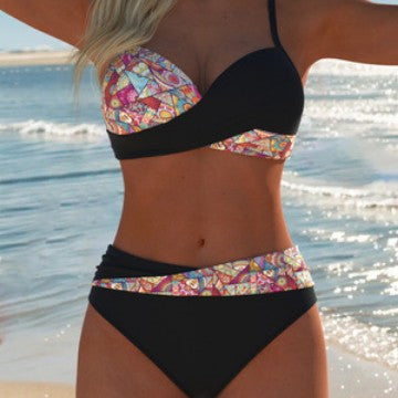 Dame Bandeau-Bikini med höga bikinibyxor och livligt paisleymönster Mirla-Eva Jonsson