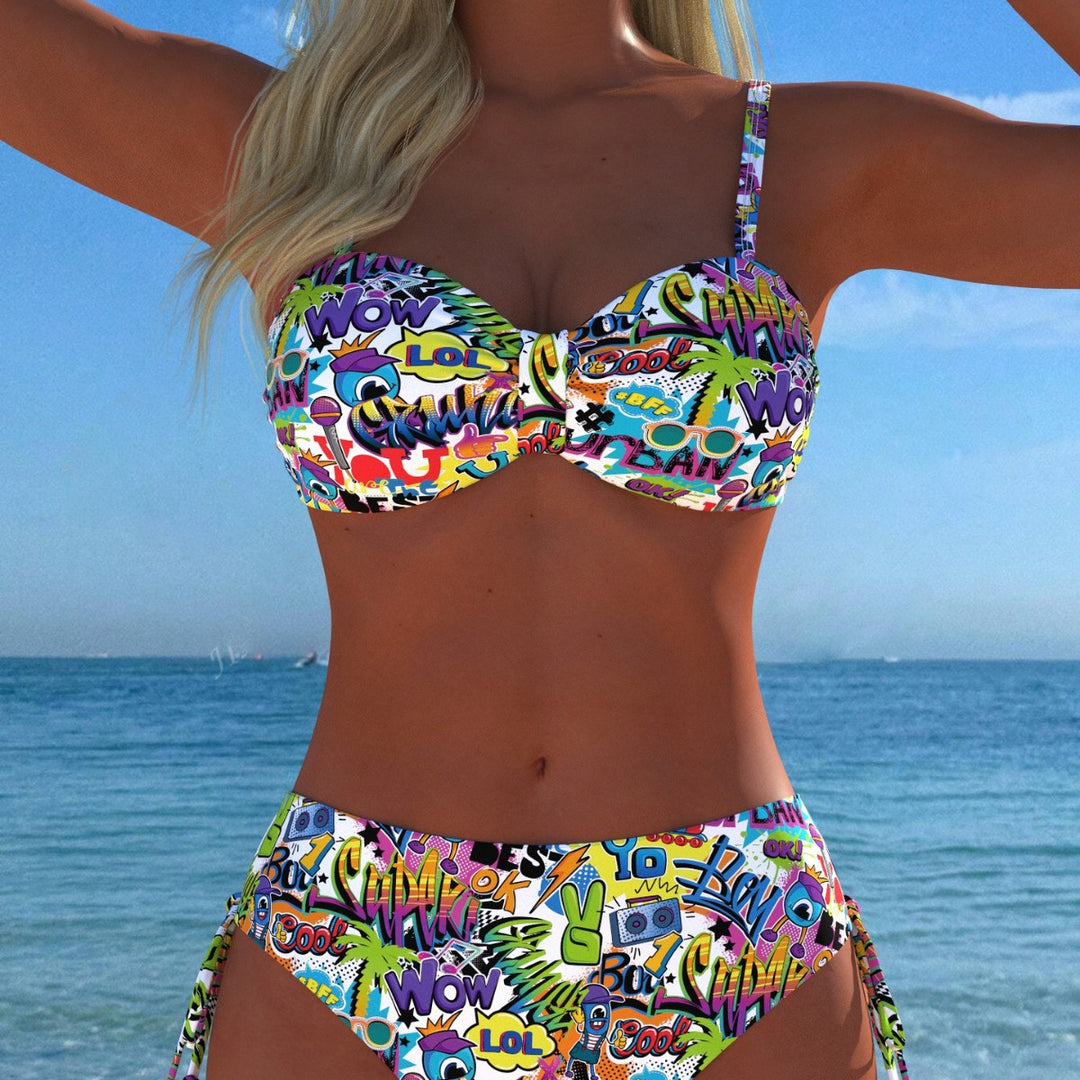 Dame Bandeau-Bikini med höga bikinibyxor och livligt paisleymönster Mirla-Eva Jonsson