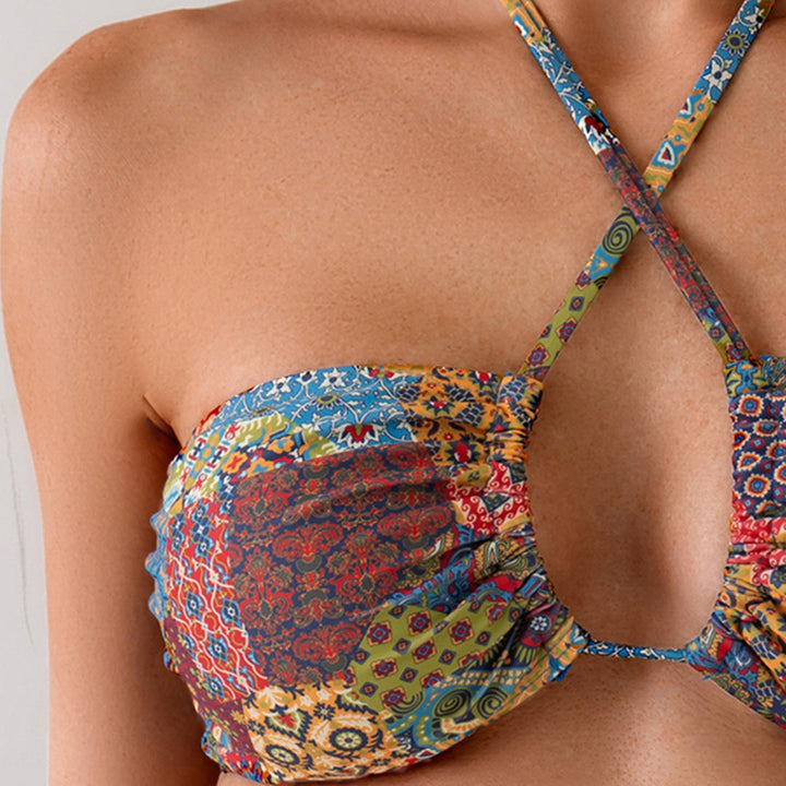 Dame Bandeau-bikini med lekfullt kraftigt mönster Mirla-Eva Jonsson
