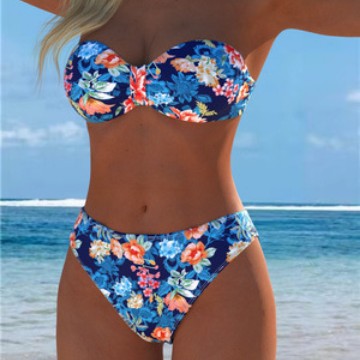Dame Bikini-set med blommig balconette-top och högskuren trosor Mirla-Eva Jonsson