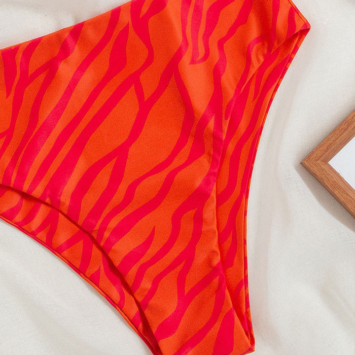 Dame Bikini-set med modernt omslagsdesign och hög benöppning Mirla-Eva Jonsson