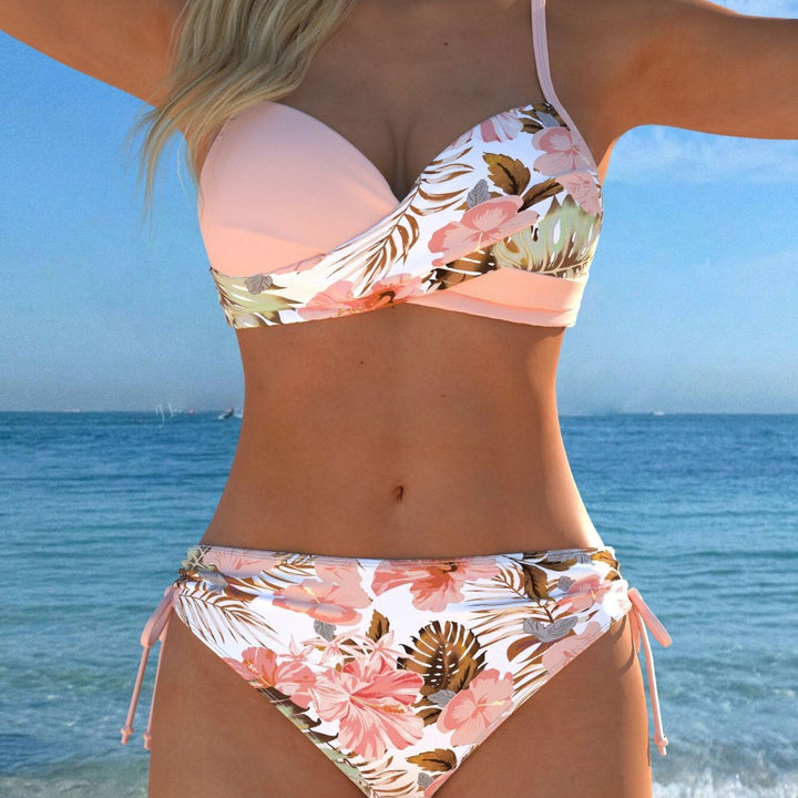 Dame Bikini-set med stiligt rutig mönster och guldfärgade accenter Mirla-Eva Jonsson