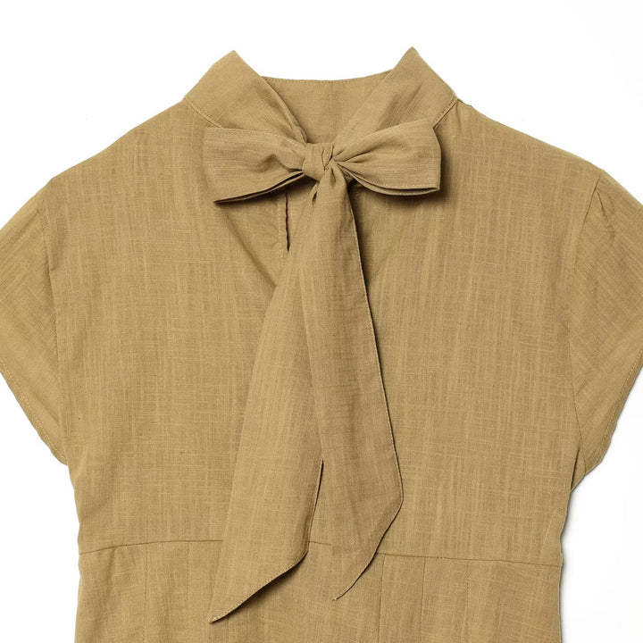 Dame Blusenshirt med elegant ståkrage och plisserade detaljer Mirla-Eva Jonsson