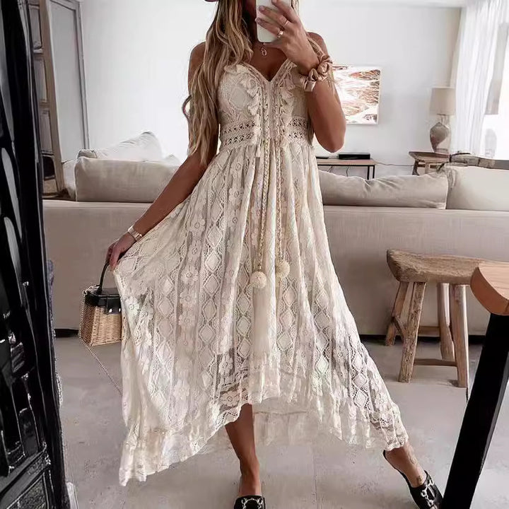 Dame Boho-maxiklänning med spetsdetaljer och dekorativa frynser Mirla-Eva Jonsson