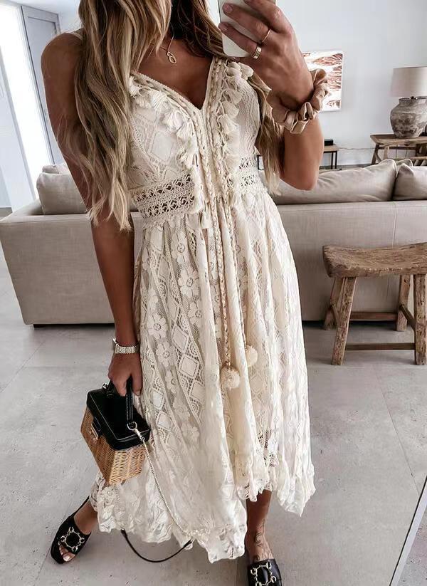 Dame Boho-maxiklänning med spetsdetaljer och dekorativa frynser Mirla-Eva Jonsson