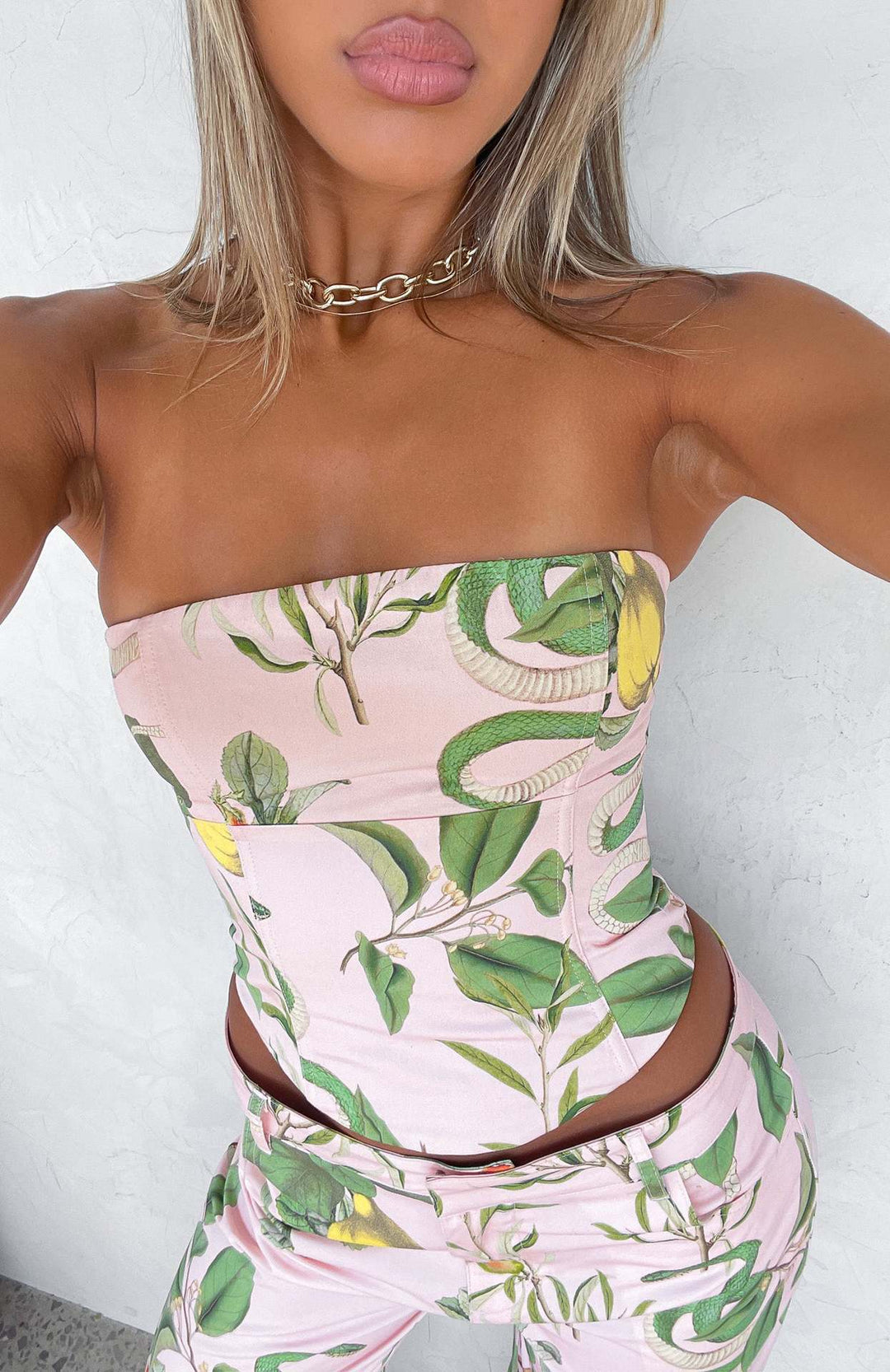Dame Bustier-Topp med blommigt mönster och figursydd design Mirla-Eva Jonsson
