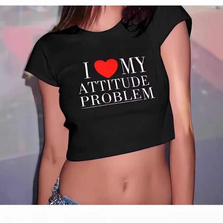 Dame Crop-T-Shirt i urban grafikdesign Mirla-Eva Jonsson
