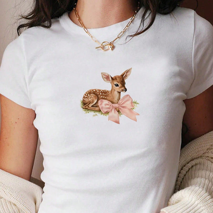 Dame Crop-T-Shirt med bedårande rådjurmotiv och ömt slingdetalj Mirla-Eva Jonsson