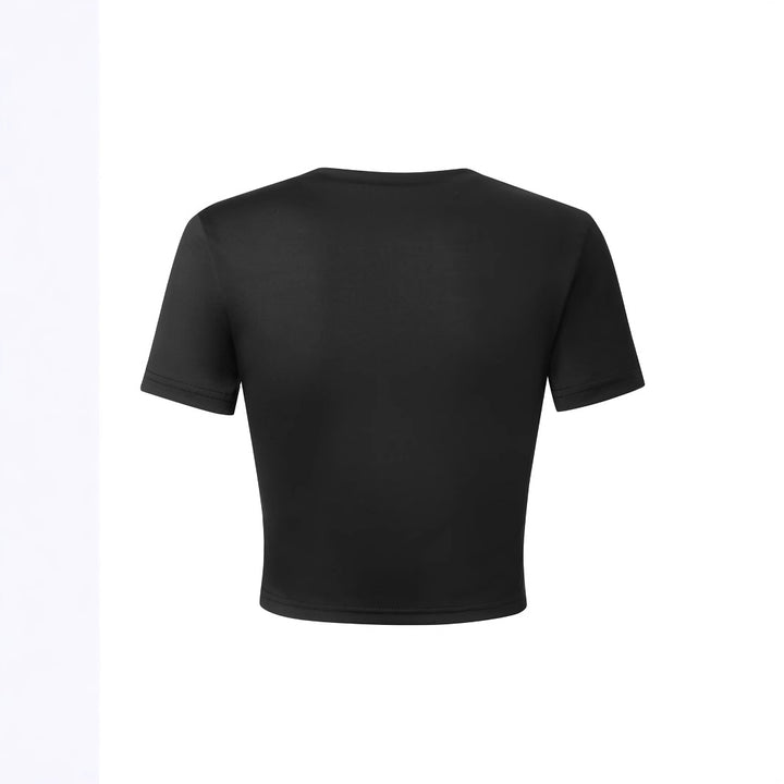 Dame Crop-T-Shirt med kreativ textdesign Mirla-Eva Jonsson