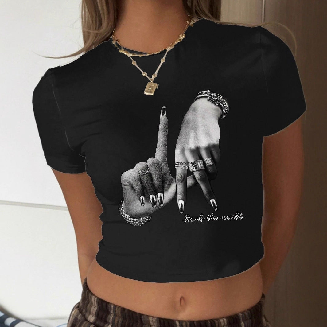 Dame Crop-T-shirt med artistisk handdesign och inspirerande text Mirla-Eva Jonsson