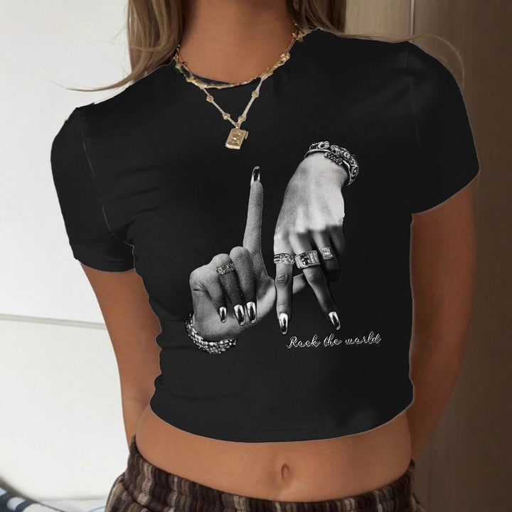 Dame Crop-T-shirt med artistisk handdesign och inspirerande text Mirla-Eva Jonsson