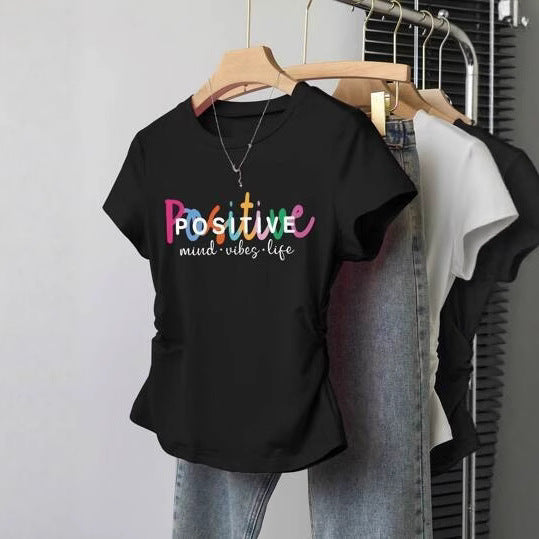 Dame Crop-T-shirt med figurnära skärning og moderne design Mirla-Eva Jonsson