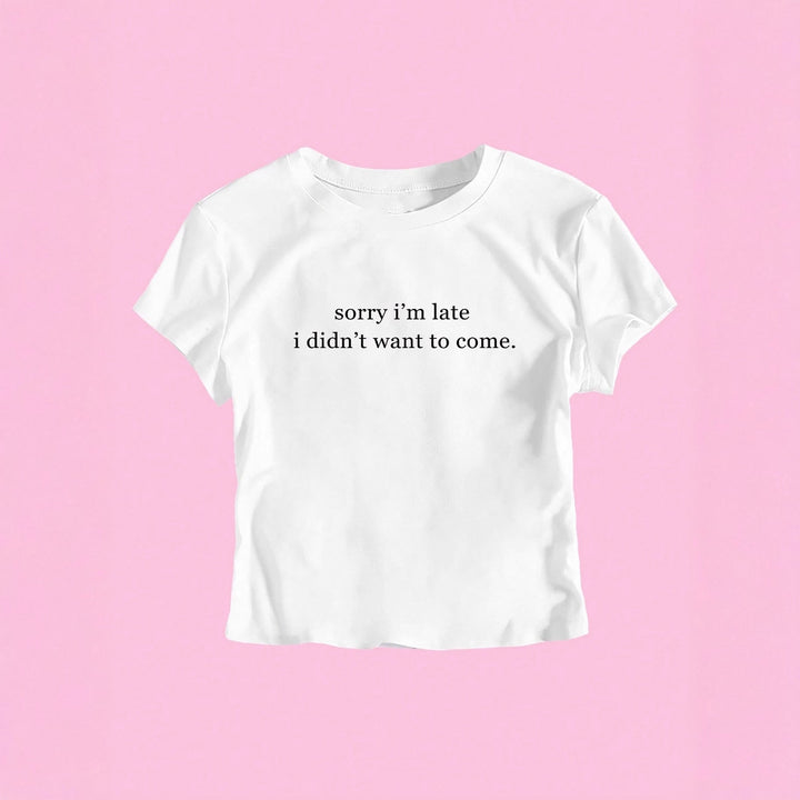 Dame Crop-T-shirt med humoristisk text och figursydd snitt Mirla-Eva Jonsson