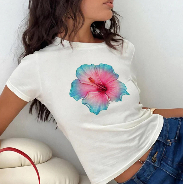 Dame Crop-T-shirt med kreativ läppmotiv och figursydd passform Mirla-Eva Jonsson