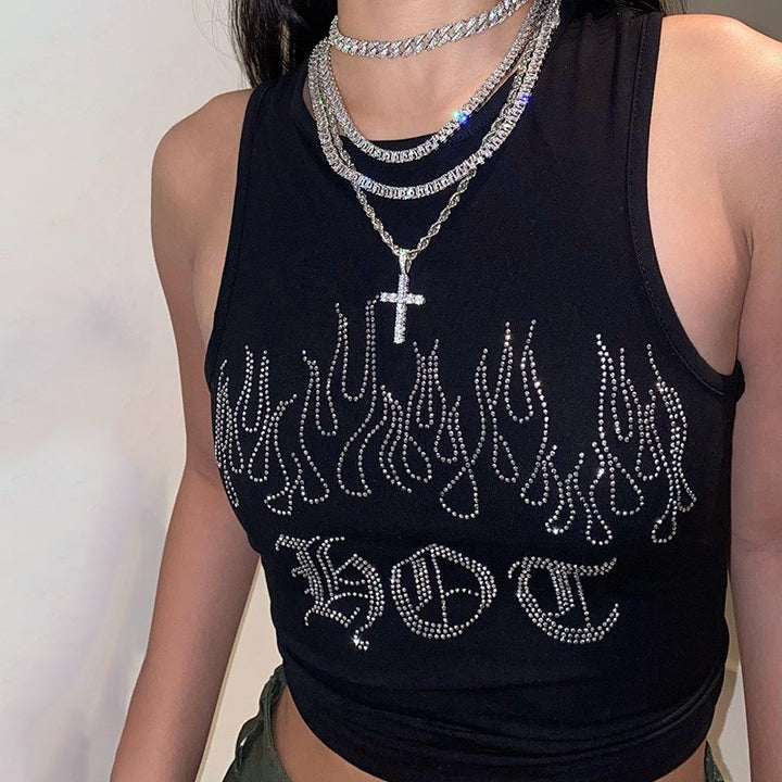Dame Crop Top med iögonenfallande flamdesign och glänsande accenter Mirla-Eva Jonsson