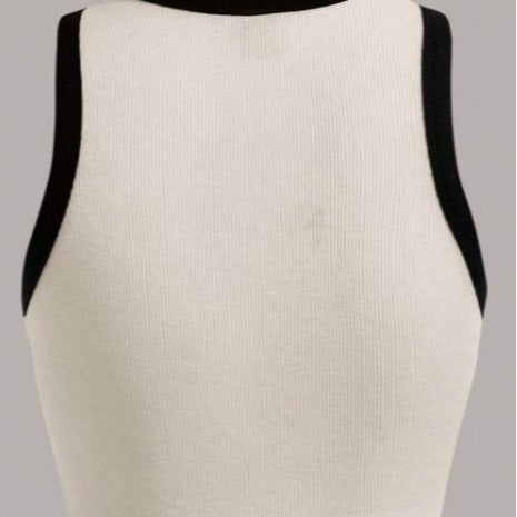 Dame Crop Top med kreativ grafiktryck och sportig design Mirla-Eva Jonsson
