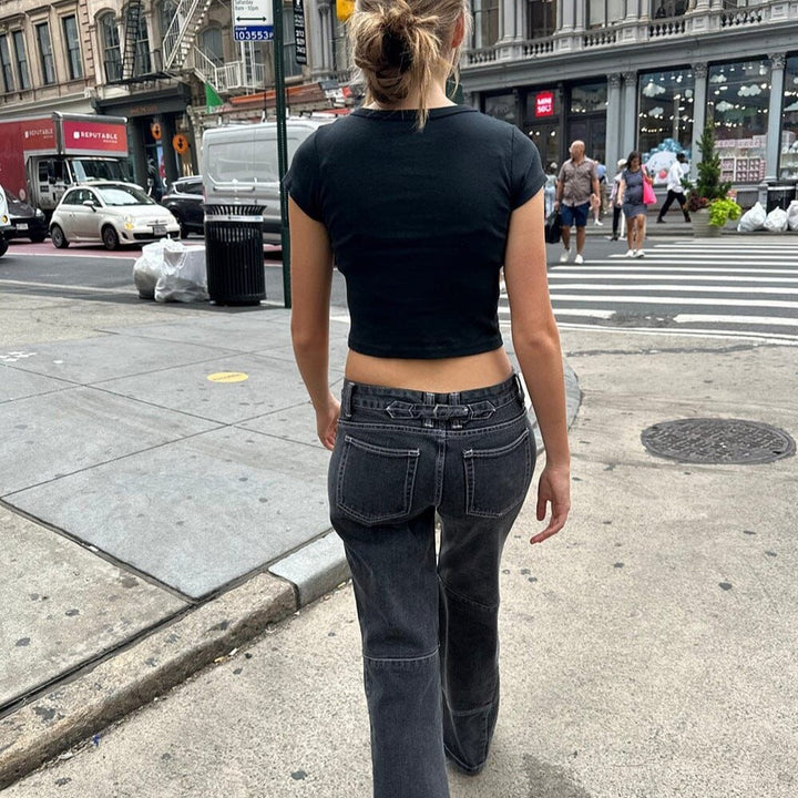 Dame Crop-Top med kreativ grafisk tryck och avslappnad snitt Mirla-Eva Jonsson