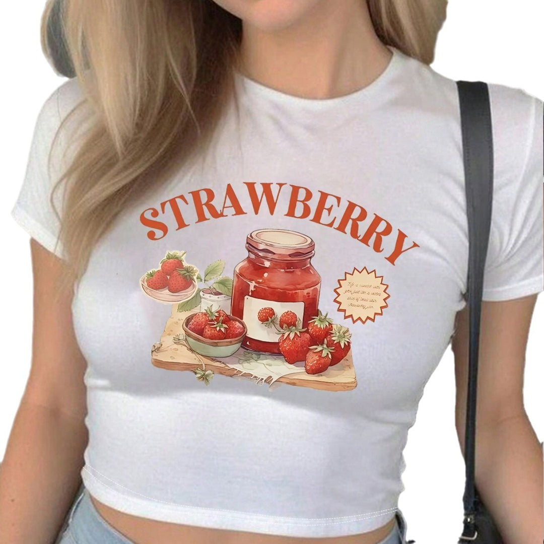 Dame Crop-Top med kreativt jordgubbsdesign och figurnära skärning Mirla-Eva Jonsson