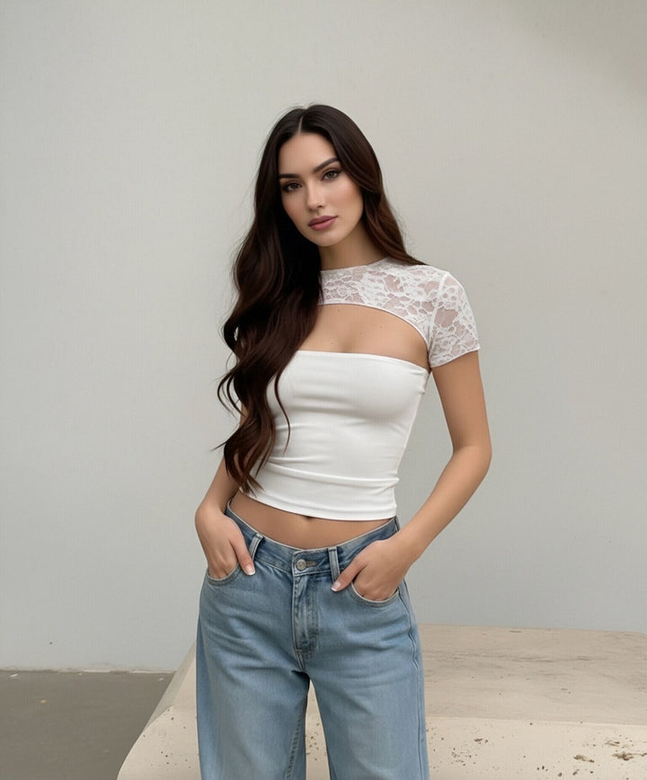 Dame Crop-top med spetsärmar och figurnära snitt Mirla-Eva Jonsson