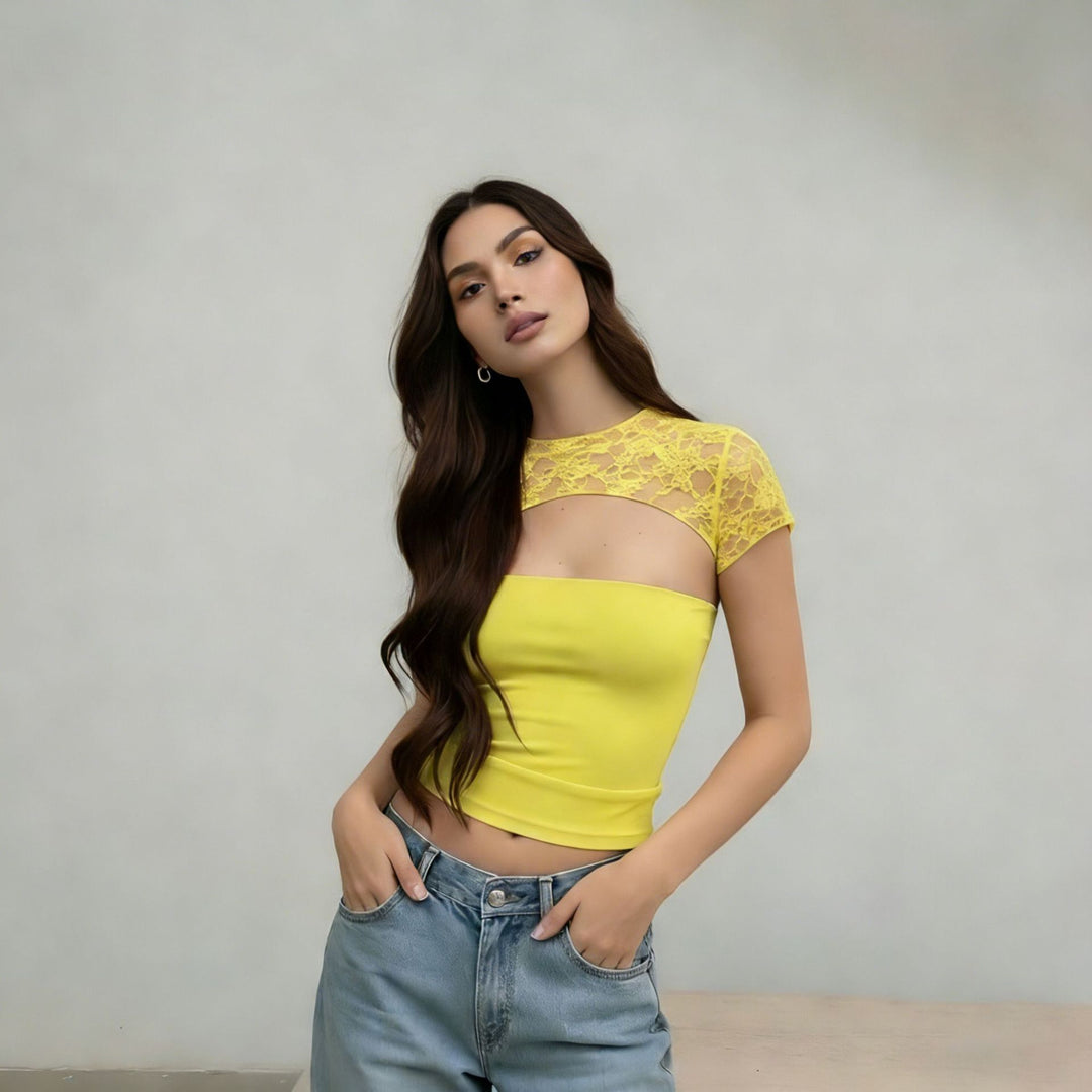 Dame Crop-top med spetsärmar och figurnära snitt Mirla-Eva Jonsson
