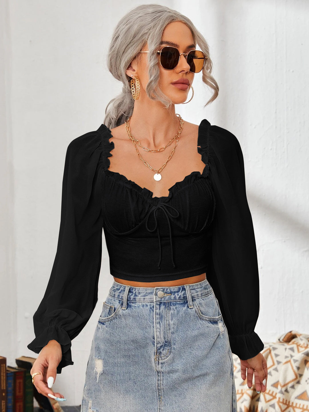 Dame Cropped-blus med volanger och eleganta puffärmar Mirla-Eva Jonsson