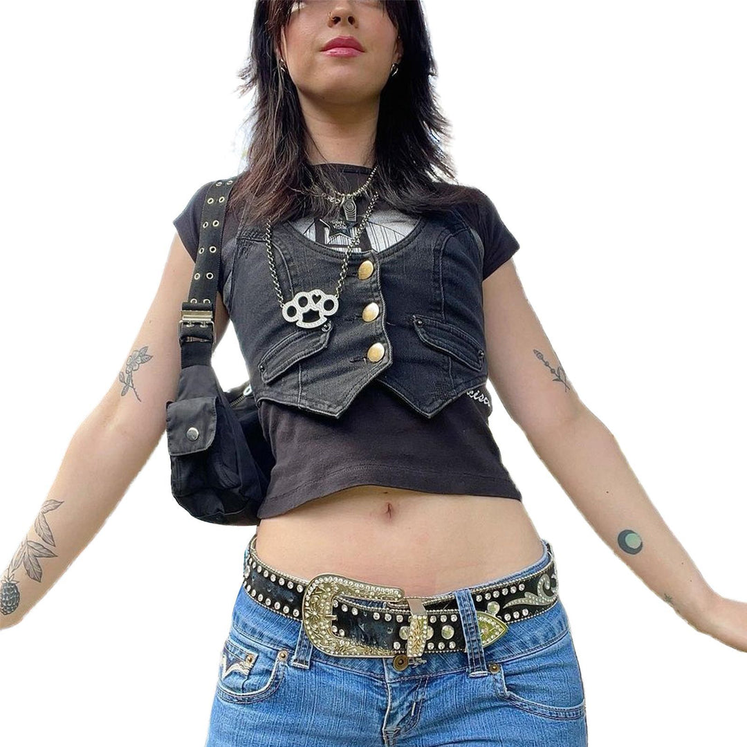 Dame Denim-väst med modern V-ringning och praktiska fickor Mirla-Eva Jonsson