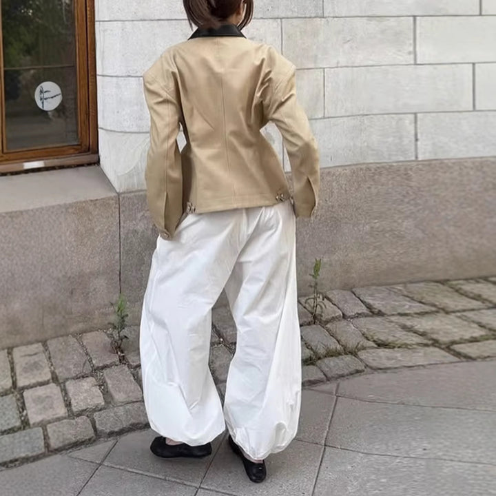 Dame Designer Steppjacka med spännande kontrastkrage och minimalistiska fickor Eva Jonsson-Eva Jonsson