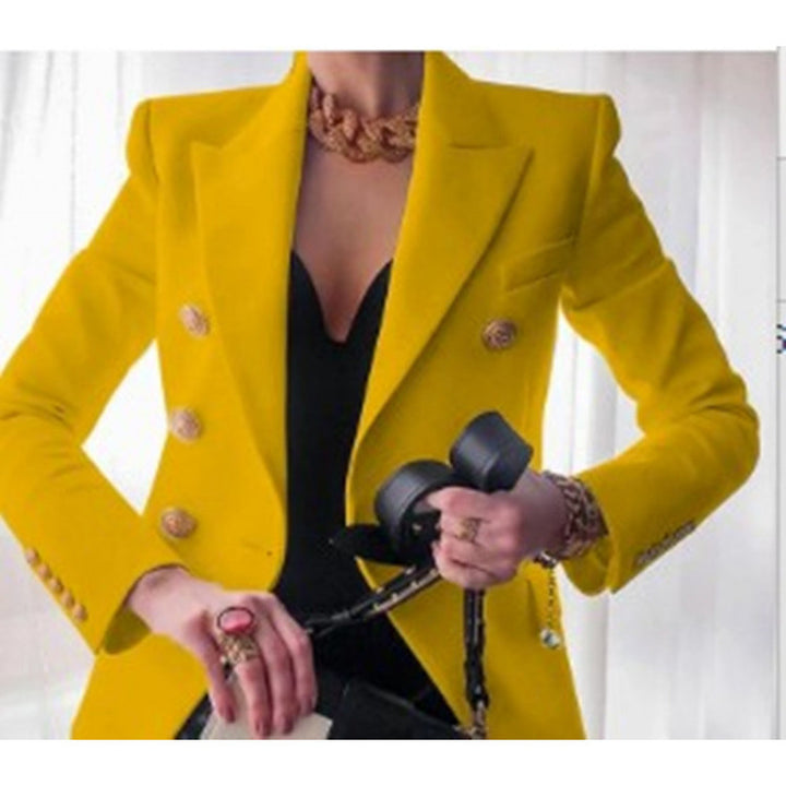 Dame Elegant Blazer med Guldknappsdetalj och Klassisk Skärning Mirla-Eva Jonsson