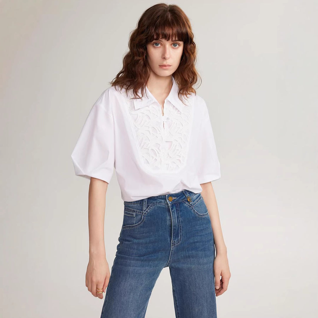 Dame Elegant Blus med drömmande broderidesign och knapppdetaljer Mirla-Eva Jonsson