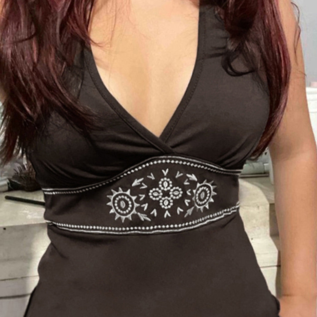 Dame Elegant Haltertop med raffinerade detaljer Mirla-Eva Jonsson