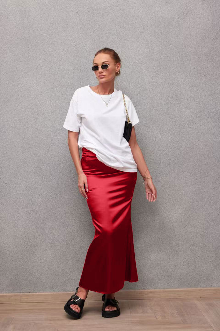 Dame Elegant Maxikjol i glänsande satin med hög slits Mirla-Eva Jonsson