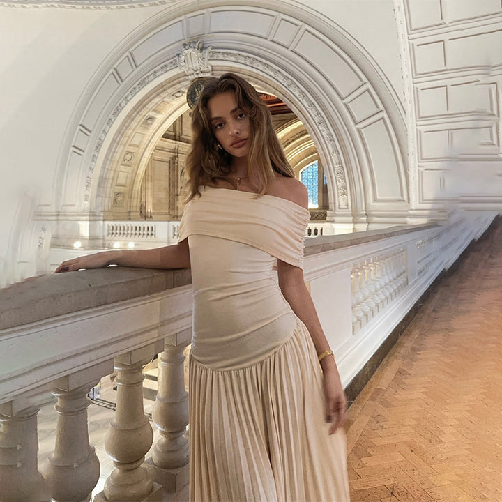 Dame Elegant Off-Shoulder Maxiklänning med Faldetaill och figurspelande snitt Mirla-Eva Jonsson
