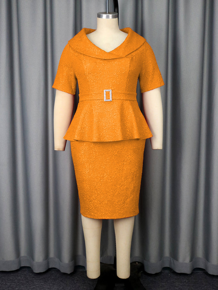 Dame Elegant Peplum Klänning med snygg krage och glittrande bälte detalj Mirla-Eva Jonsson