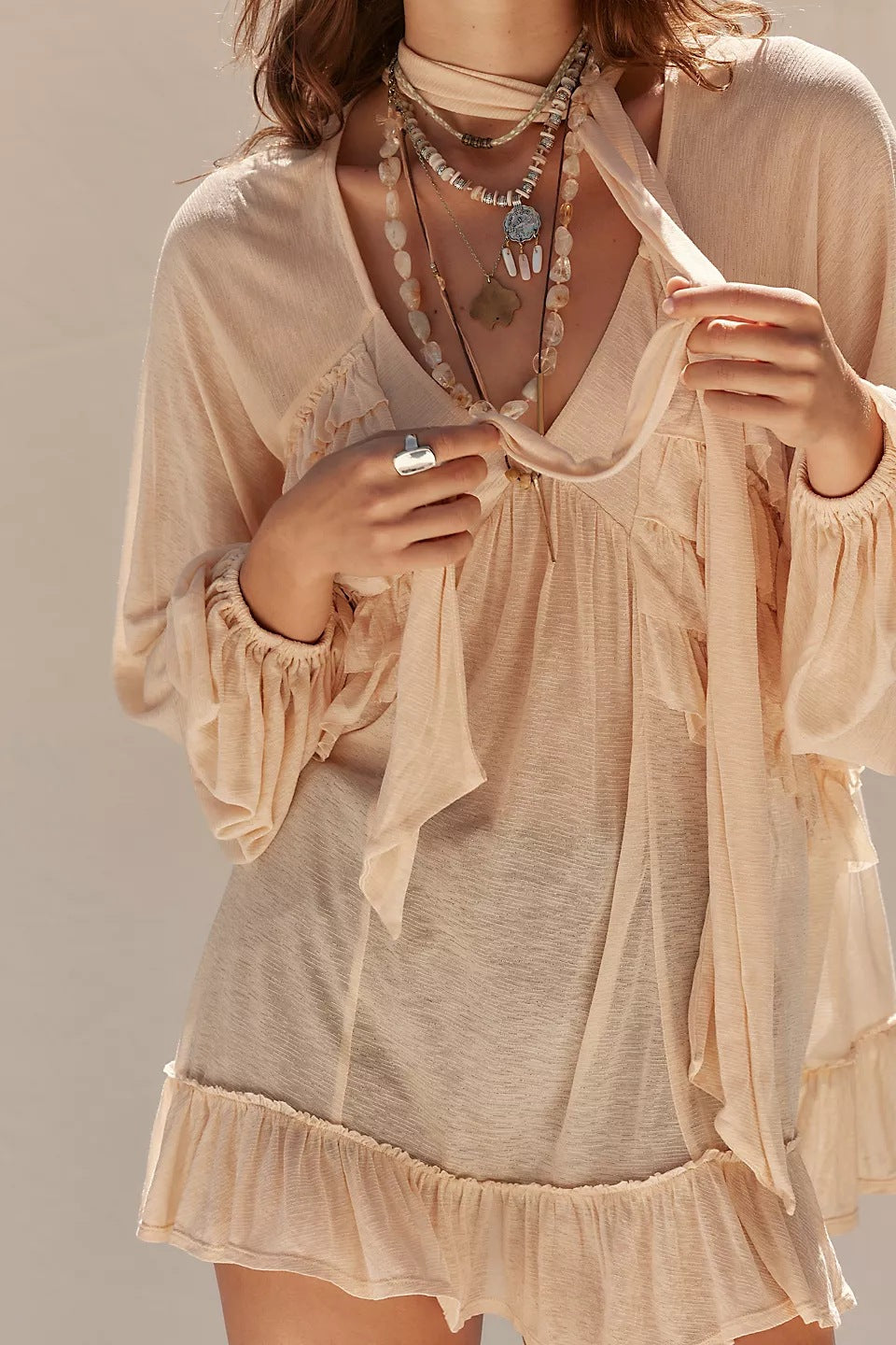 Dame Elegant Ruffle Blouse Dress with Deep V-Neck and Flowing Fabric Mirla-Eva Jonsson
